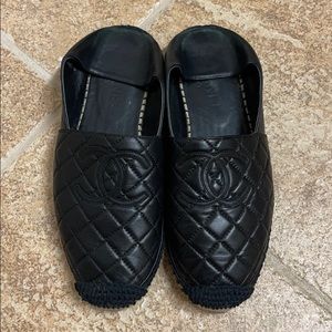 💯 Authentic Chanel shoes size 39